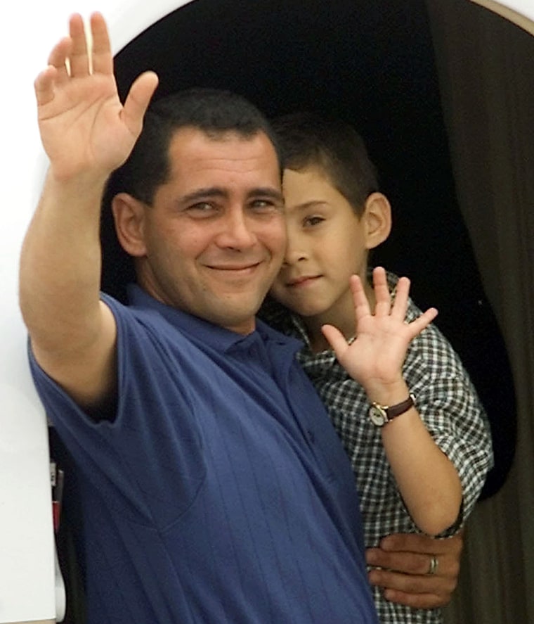 Image: ELIAN AND FAMILY LEAVE UNITED STATES FOR CUBA.